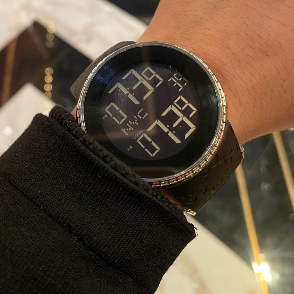Limited Edition💥 unisex steel Gucci digital watch with DIAMONDS on the bezel ✨✨ - Picture 4 of 12